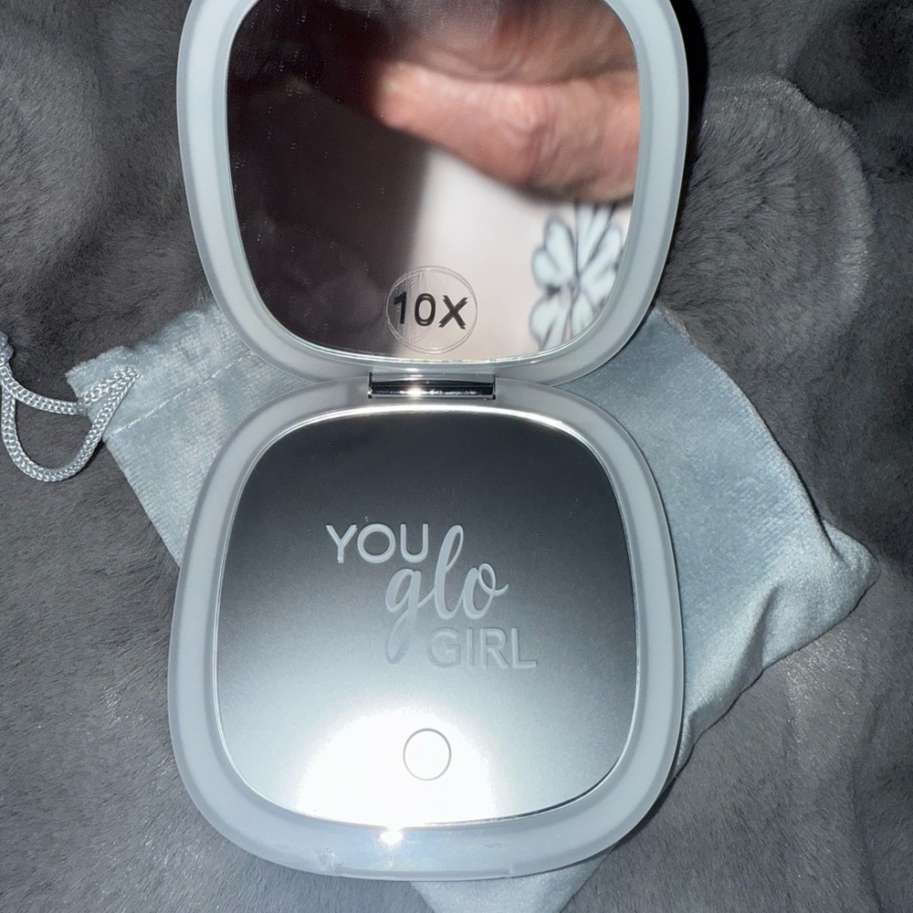 Silver Compact Mirror with LED Light